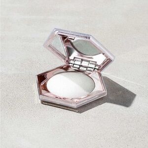 NWT Fenty Diamond Bomb
